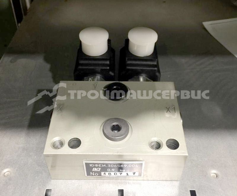 Блок клапанов дополнительного рабочего оборудования ЮФЕИ 306569.004 (004-10654) Блок клапанов дополнительного рабочего оборудования ЮФЕИ 306569.004 (004-10654)