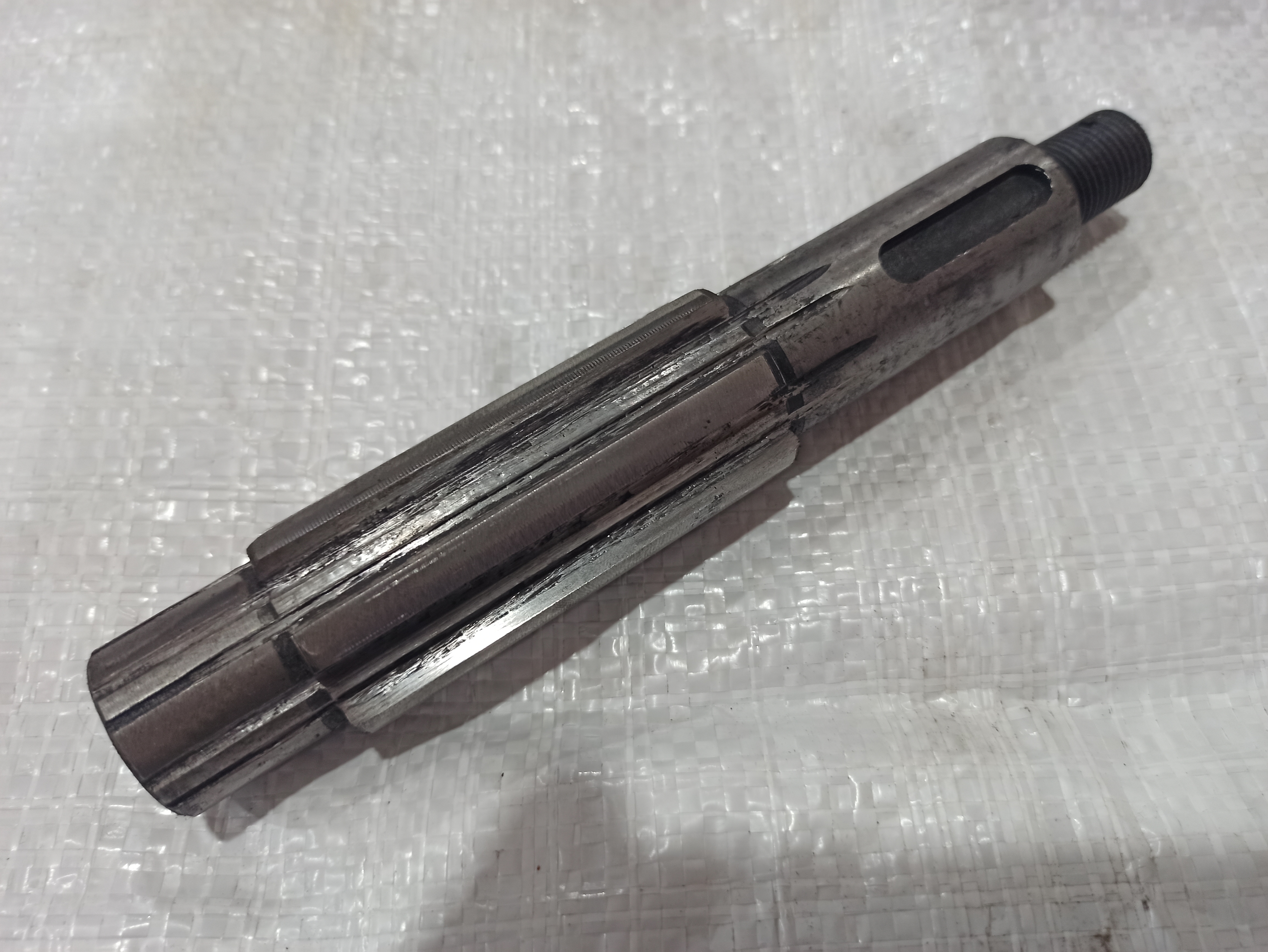 Раздаточная коробка рк-12 000000-06 — РК-12 000021 вал